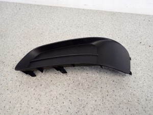 TOYOTA COROLLA VERSO 07- KRATKA ZAŚLEPKA HALOGENU LEWA 5/8 MINIATURA