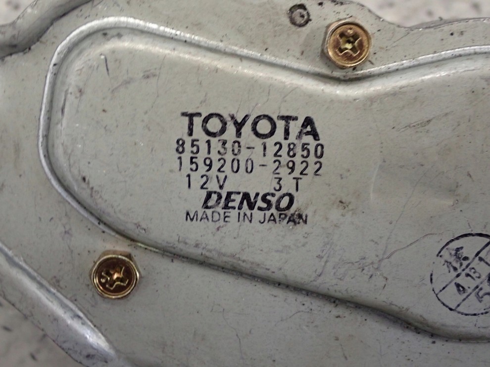 TOYOTA COROLLA E11 HB 3 DRZWI SILNICZEK WYCIERACZKI TYŁ EUROPA 7/8