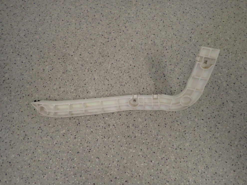 GRAND VITARA II 5d 06 - ŚLIZG ZDERZAKA TYLNY LEWY 1/5