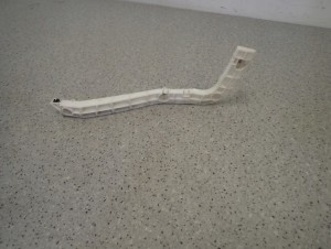 GRAND VITARA II 5d 06 - ŚLIZG ZDERZAKA TYLNY LEWY 2/5 MINIATURA