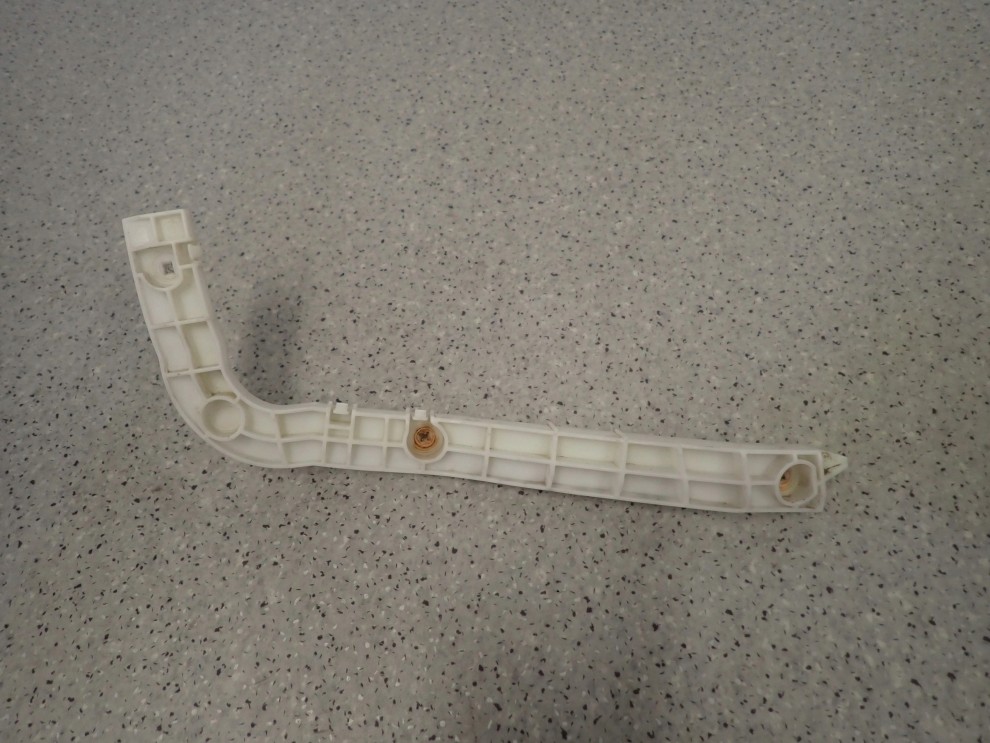 GRAND VITARA II 5d 06 - ŚLIZG ZDERZAKA TYLNY PRAWY 1/7