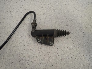 SUZUKI SWIFT MK6 05-10 1.3i WYSPRZĘGLIK POMPKA SPRZĘGŁA PRZEWÓD 4/8 MINIATURA