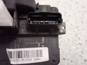 HYUNDAI i30 HB 07-12 ZAMEK DRZWI TYLNY PRAWY 9/9 MINIATURA