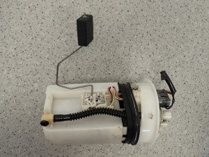 MITSUBISHI SPACE STAR BENZYNA 98- POMPA PALIWA PŁYWAK 6/7 MINIATURA