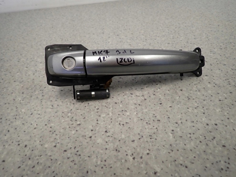 SUZUKI SWIFT 10- MK7 KLAMKA PRZEDNIA LEWA ZCD 2/8