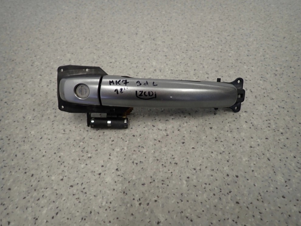 SUZUKI SWIFT 10- MK7 KLAMKA PRZEDNIA LEWA ZCD 4/8