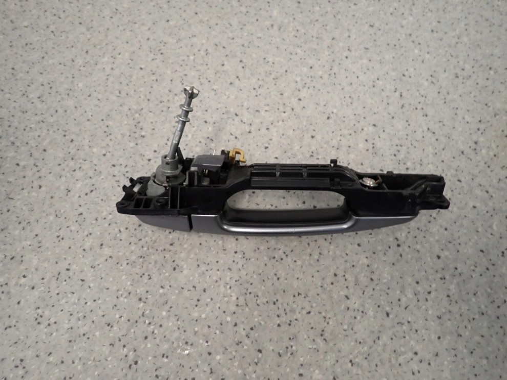 SUZUKI SWIFT 10- MK7 KLAMKA PRZEDNIA LEWA ZCD 6/8