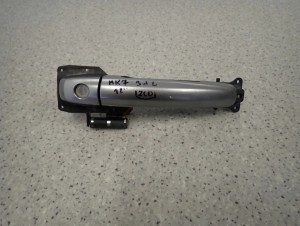 SUZUKI SWIFT 10- MK7 KLAMKA PRZEDNIA LEWA ZCD 4/8 MINIATURA