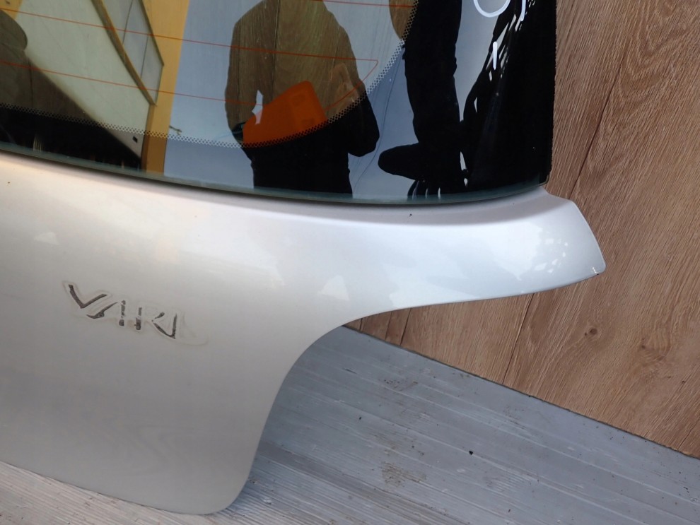 TOYOTA YARIS FR 99-05 KLAPA BAGAŻNIKA SZYBA 1E7 8/16