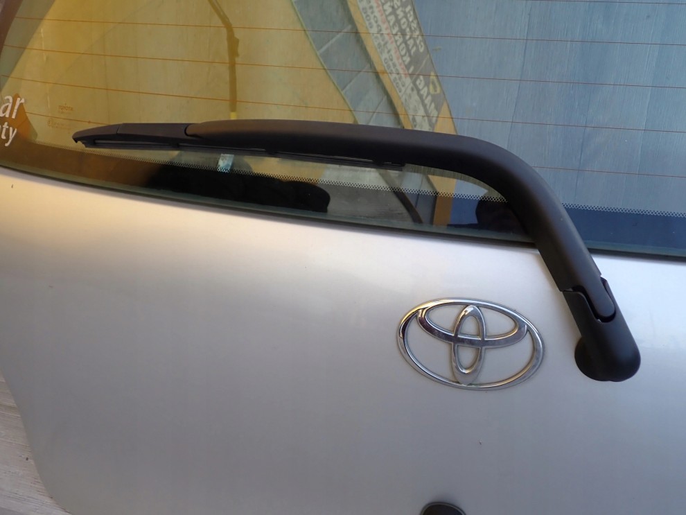 TOYOTA YARIS FR 99-05 KLAPA BAGAŻNIKA SZYBA 1E7 11/16