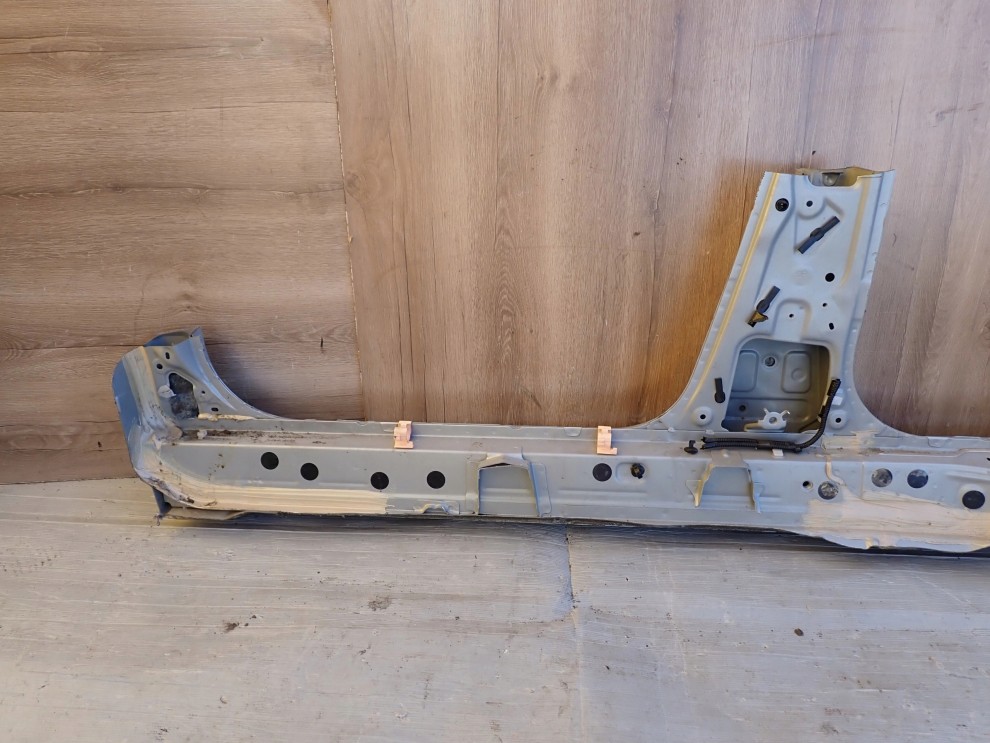 TOYOTA YARIS II 5d 06-11 PRÓG PRAWY 11/12