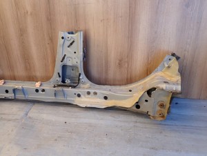 TOYOTA YARIS II 5d 06-11 PRÓG PRAWY 12/12 MINIATURA