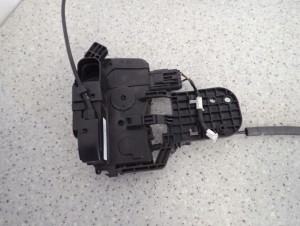 HYUNDAI IX20 HB 5D 09- ZAMEK DRZWI TYLNY PRAWY 4 PIN 3/6 MINIATURA