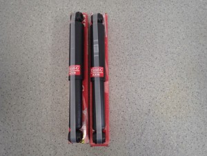 AMORTYZATOR TYŁ KYB 343213 MITSUBISHI TOYOTA NISSAN