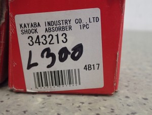 AMORTYZATOR TYŁ KYB 343213 MITSUBISHI TOYOTA NISSAN 5/6 MINIATURA