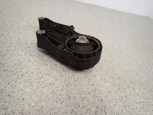 CHEVROLET ORLANDO 1.4T 10- PODUSZKA SILNIKA PRZÓD 3/6 MINIATURA