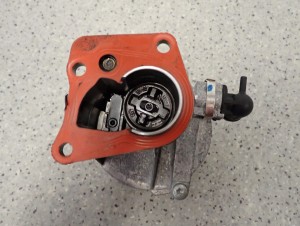 NISSAN PRIMERA P12 1.9 DCI DIESEL POMPA VACUM PODCIŚNIENIOWA 6/9 MINIATURA