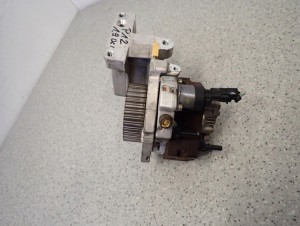 NISSAN PRIMERA P12 1.9 DCI DIESEL POMPA PALIWA WTRYSKOWA 2/8 MINIATURA