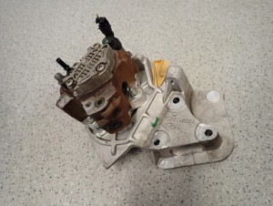 NISSAN PRIMERA P12 1.9 DCI DIESEL POMPA PALIWA WTRYSKOWA 7/8 MINIATURA