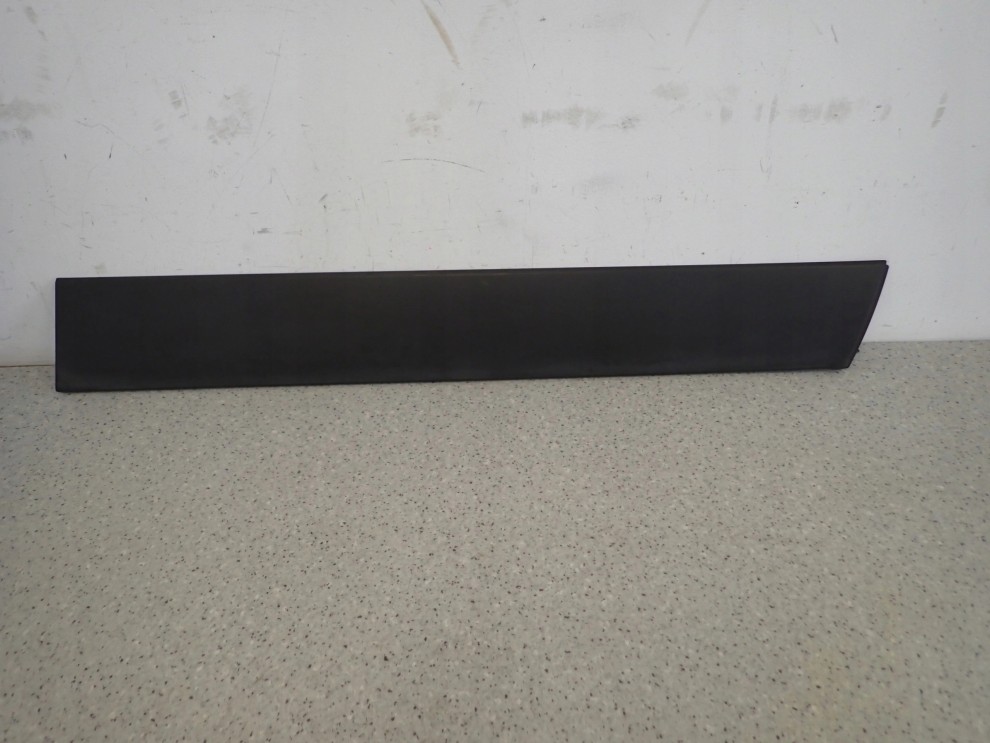 SUZUKI SX4 S-CROSS 13-21 LISTWA DRZWIPRZEDNIA PRAWA 1/7