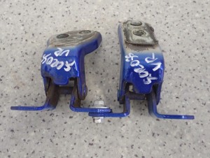 SUZUKI SX4 S-CROSS 13-21 ZAWIASY DRZWI PRZEDNICHH PRAWYCH ZUM