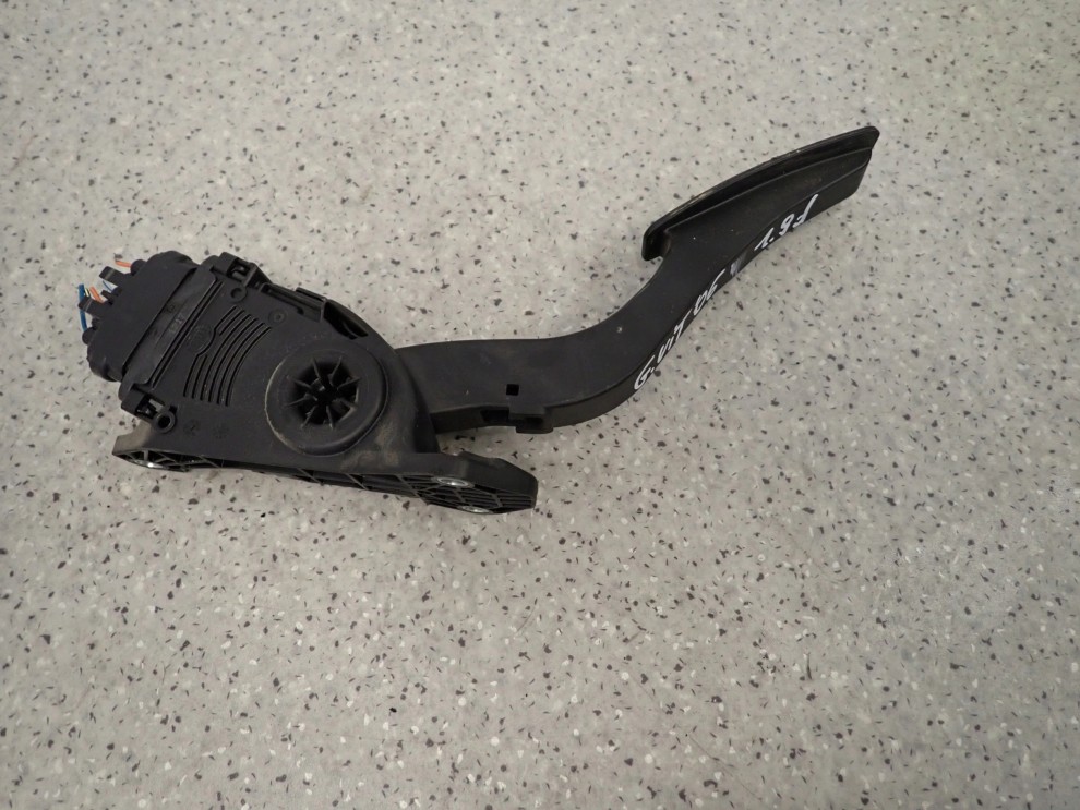 GRAND VITARA II 06- PEDAŁ GAZU EUROPA 15900-65J02 6/8