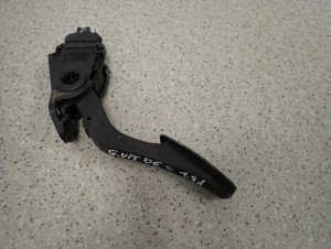 GRAND VITARA II 06- PEDAŁ GAZU EUROPA 15900-65J02 5/8 MINIATURA