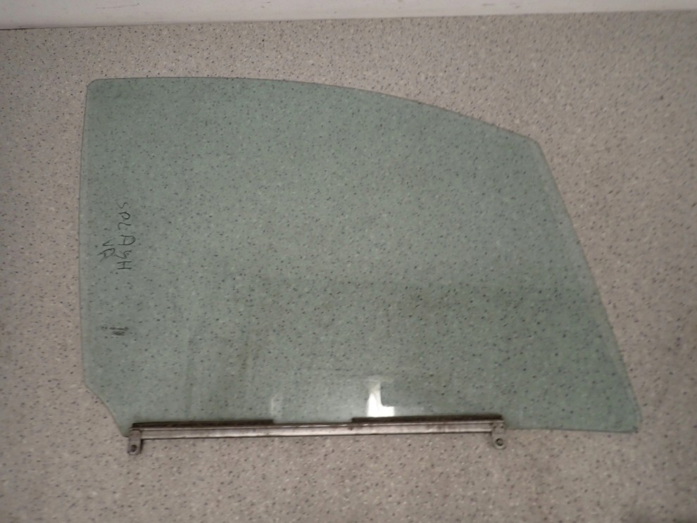 SUZUKI SPLASH 08-14 SZYBA DRZWI PRZEDNIA LEWA 2/4