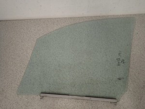 SUZUKI SPLASH 08-14 SZYBA DRZWI PRZEDNIA LEWA 3/4 MINIATURA