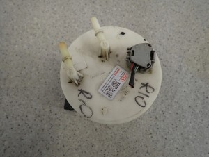 KIA RIO I BENZYNA 00-04 POMPA PALIWA W ZBIORNIK PŁYWAK 2/5 MINIATURA