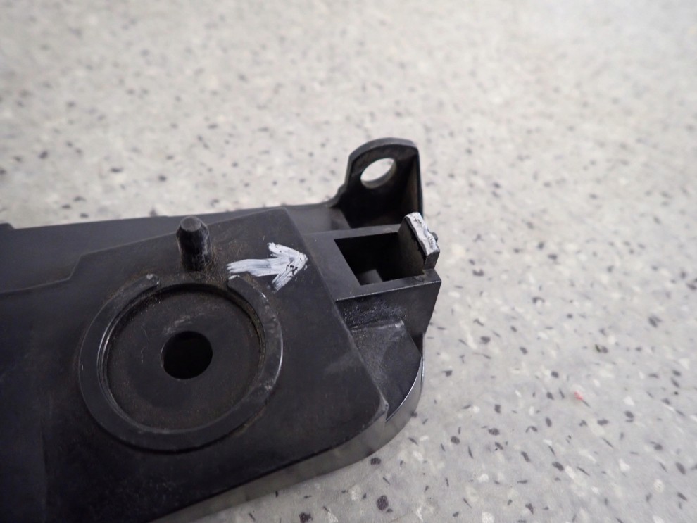 MITSUBISHI COLT 3 DRZWI 04-13 ŚLIZG ZDERZAKA TYLNY LEWY 2/6