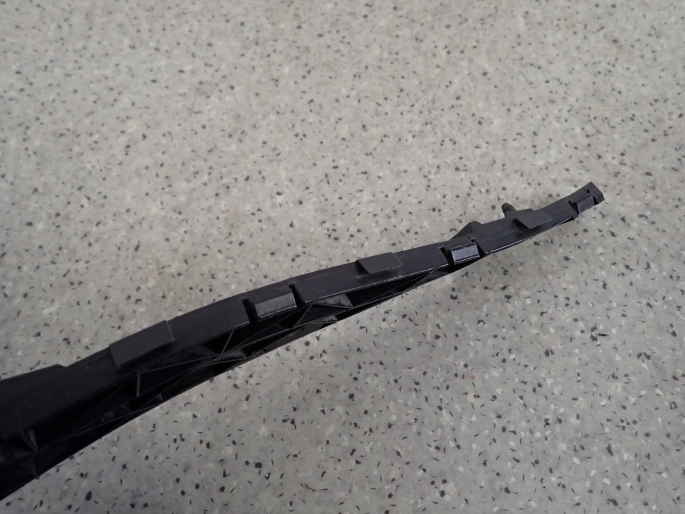 MITSUBISHI COLT 3 DRZWI 04-13 ŚLIZG ZDERZAKA TYLNY LEWY 5/6