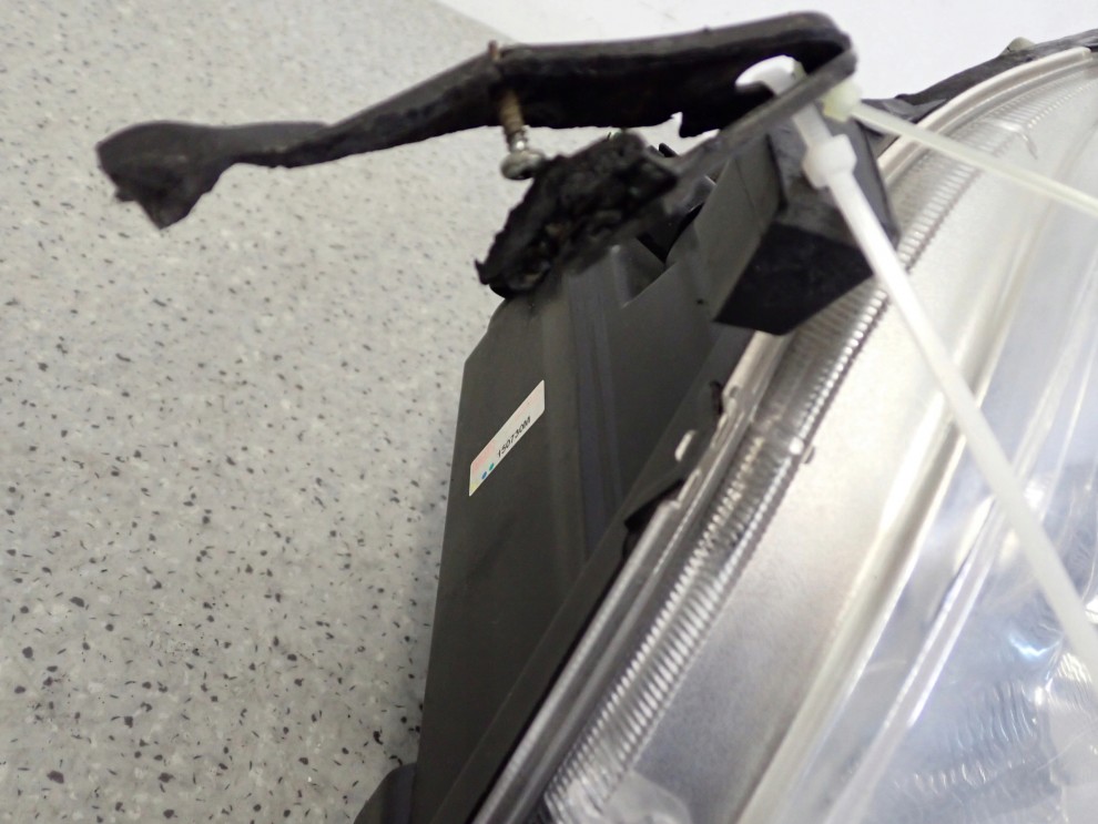 TOYOTA AVENSIS T25 03-05 REFLEKTOR LAMPA PRZEDNIA LEWA 7/10