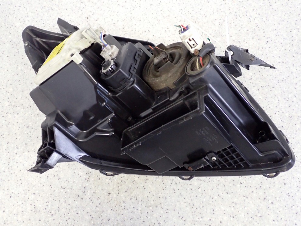 TOYOTA AVENSIS T25 03-05 REFLEKTOR LAMPA PRZEDNIA LEWA 9/10