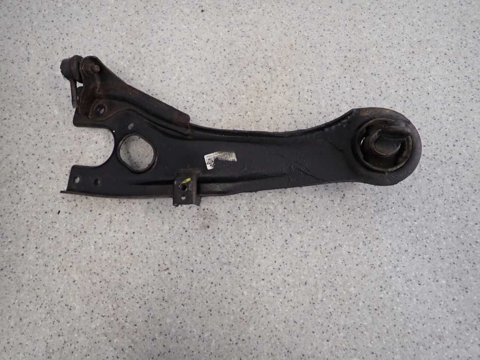 HYUNDAI i30 07-12 WAHACZ TYLNY LEWY WZDŁUŻNY 4/6