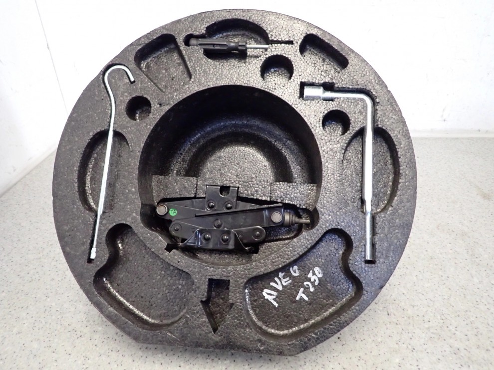 CHEVROLET AVEO T250 07- WKŁAD KOŁA ZAPASOWEGO LEWAREK PODNOŚNIK KLUCZ 2/3