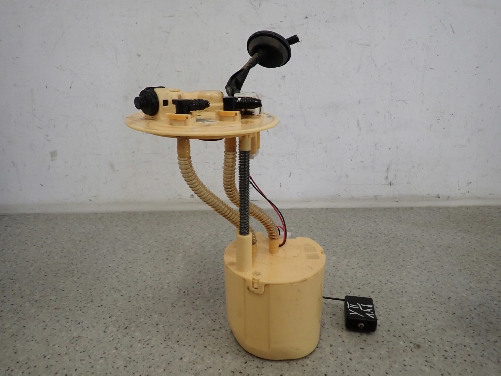 TOYOTA YARIS II 1.4 D4D 06-09 CZUJNIK POZIOMU PALIWA 1/5