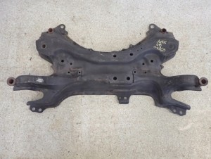 TOYOTA AURIS I 07-12 BELKA ZAWIESZENIA PRZEDNIEGO SANKI