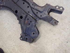 TOYOTA AURIS I 07-12 BELKA ZAWIESZENIA PRZEDNIEGO SANKI 6/6 MINIATURA