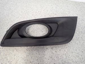 MAZDA3 MAZDA 3 BK HB 06-08 ZAŚLEPKA HALOGENU LEWA KRATKA RAMKA 3/5 MINIATURA