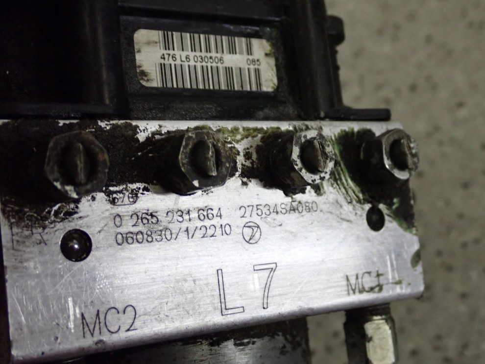 SUBARU FORESTER II 2.0i 02-07 POMPA ABS 2/5