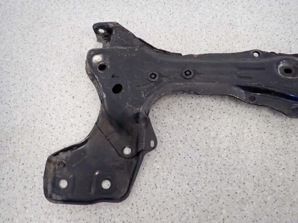 TOYOTA COROLLA E9 87-91 SANKI BELKA ZAWIESZENIA PRZEDNIEGO 2/6