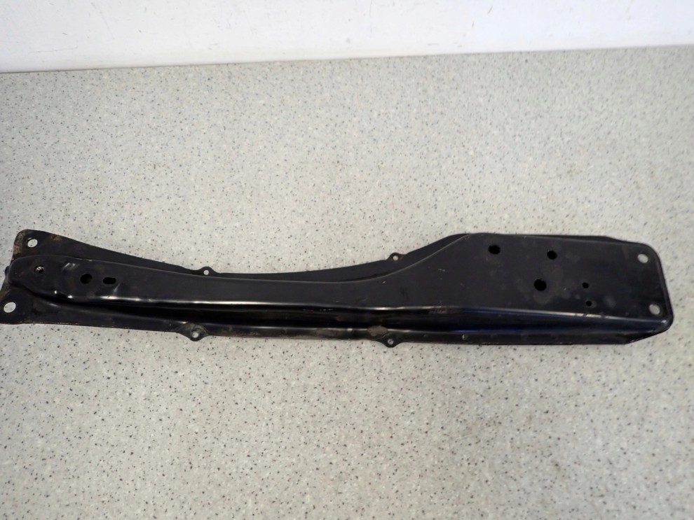 TOYOTA AVENSIS VERSO 01- BELKA WZDŁUŻNA SILNIKA 4/6