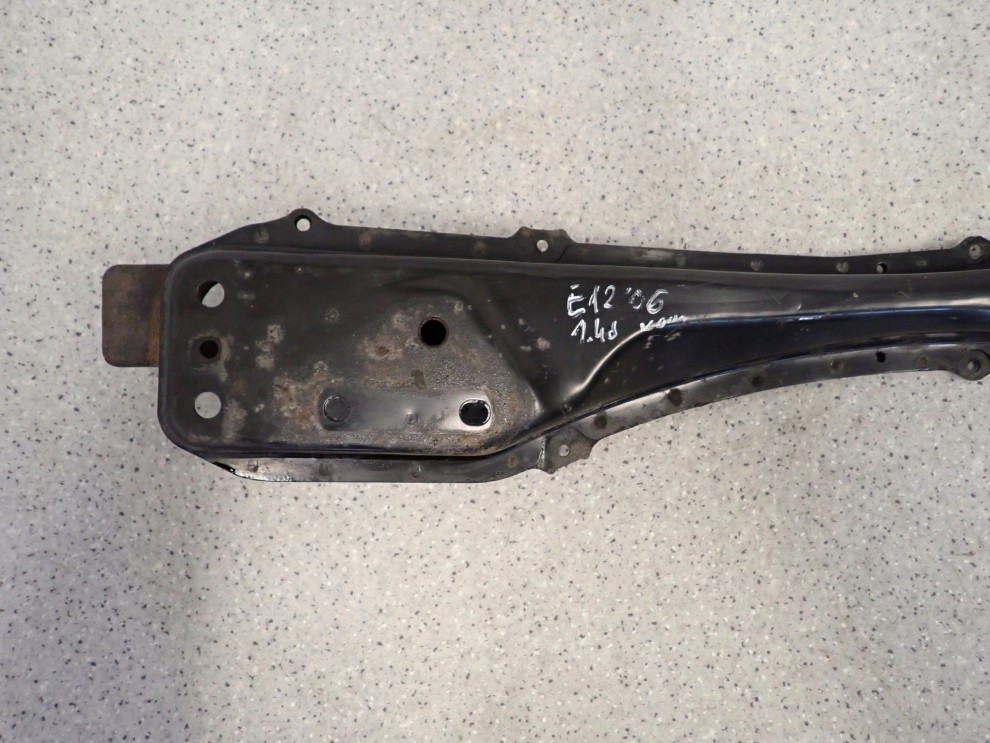 TOYOTA COROLLA E12 HB 02-07 BELKA WZDŁUŻNA 2/4