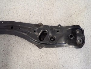 TOYOTA AVENSIS T22 97-02 BELKA ZAWIESZENIA WZDŁUŻNA 6/6 MINIATURA