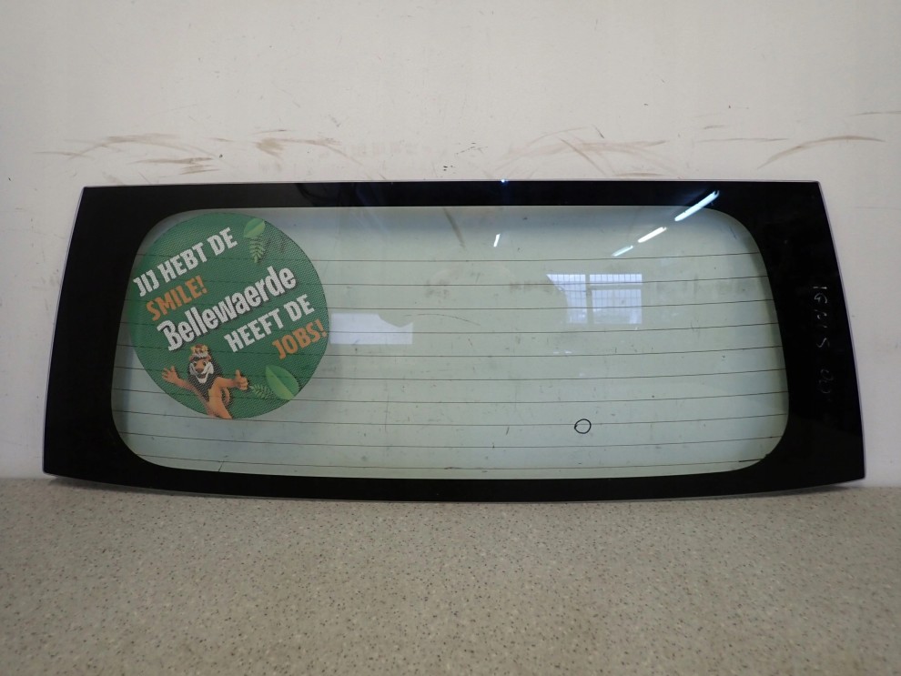 SUZUKI IGNIS 00-03 SZYBA TYLNA W KLAPE BAGAŻNIKA 1/5