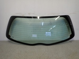 TOYOTA YARIS II 06- SZYBA TYLNA W KLAPE BAGAŻNIKA