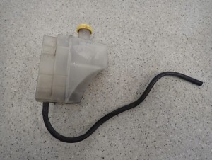 NISSAN NOTE E11 MICRA K12 1.2i 1.4i 06-12 ZBIORNICZEK WYRÓWNAWCZY 5/6 MINIATURA