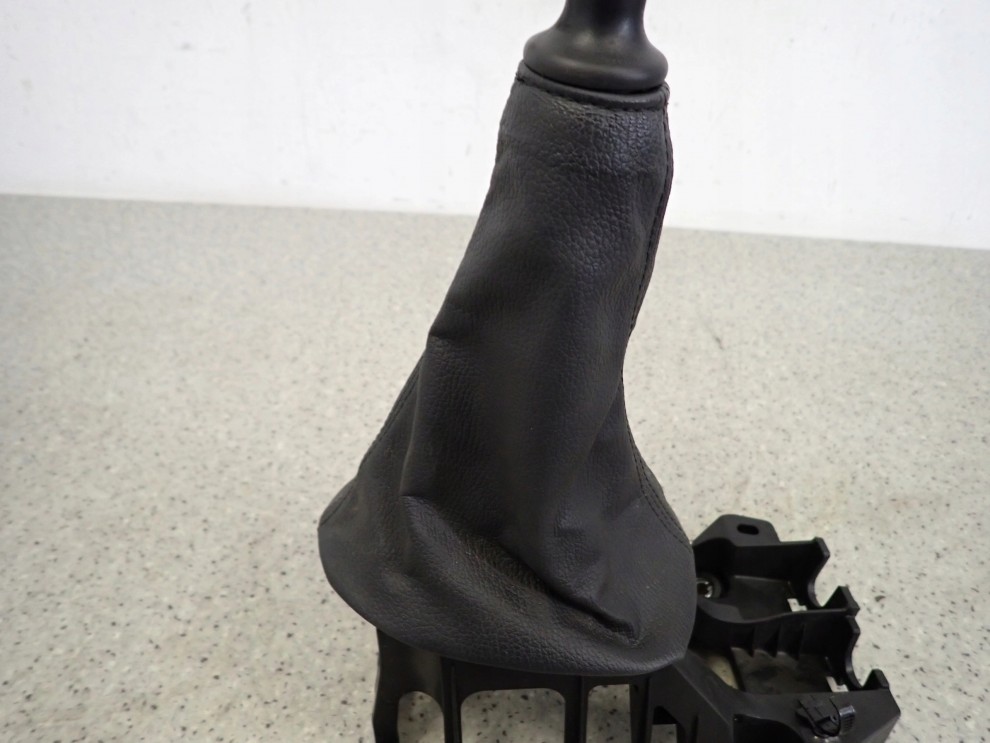 TOYOTA YARIS II 6B 09-12 LEWAREK DŹWIGNIA ZMIANY BIEGÓW 5/8