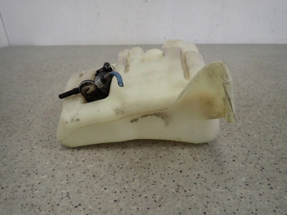 NISSAN MICRA K12 03-10 ZBIORNICZEK PŁYNU DO SPRYSKIWACZY 3.5L 2/4